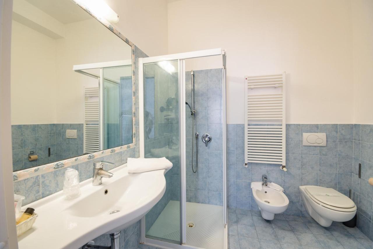 Residenza Due Torri Check In Presso Hotel Centrale Vicolo Cattani 7 Bologne Extérieur photo