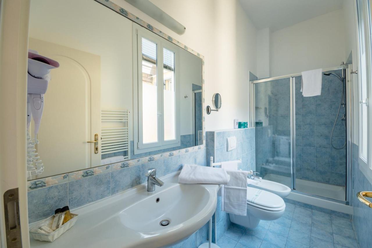 Residenza Due Torri Check In Presso Hotel Centrale Vicolo Cattani 7 Bologne Extérieur photo