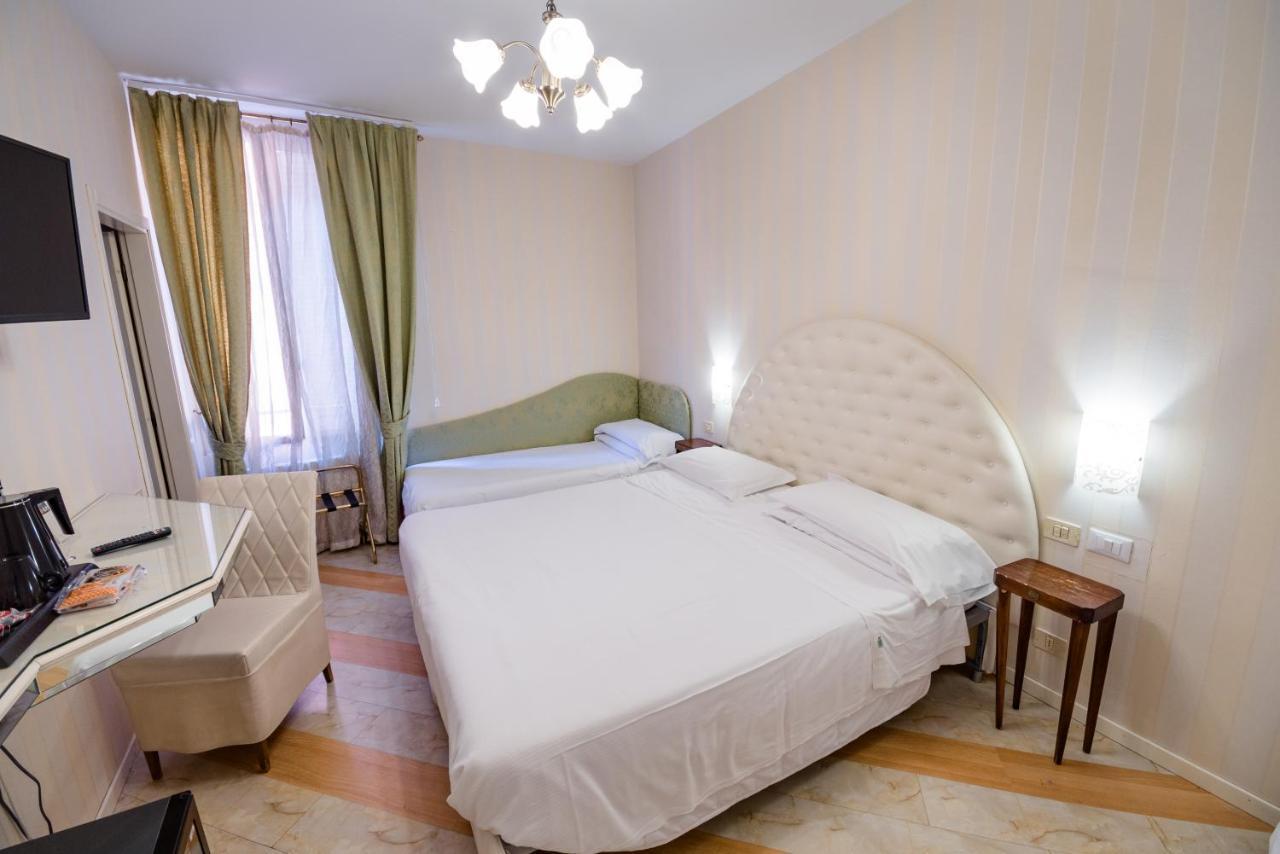 Residenza Due Torri Check In Presso Hotel Centrale Vicolo Cattani 7 Bologne Extérieur photo