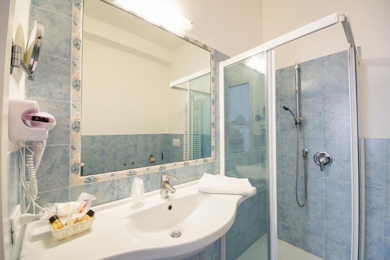Residenza Due Torri Check In Presso Hotel Centrale Vicolo Cattani 7 Bologne Extérieur photo