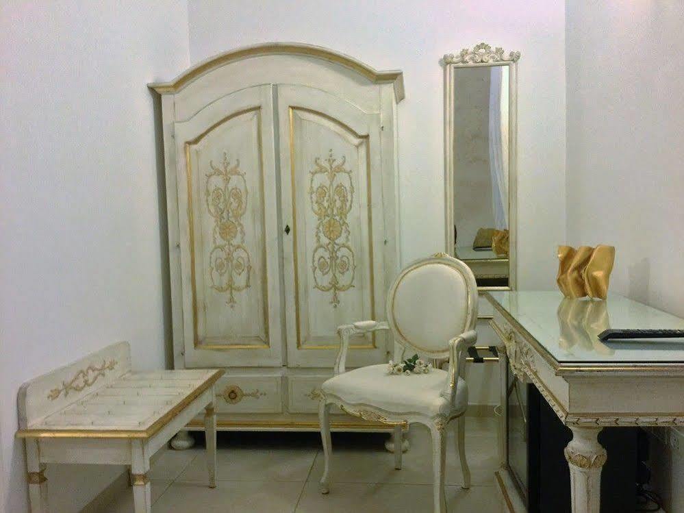 Residenza Due Torri Check In Presso Hotel Centrale Vicolo Cattani 7 Bologne Extérieur photo
